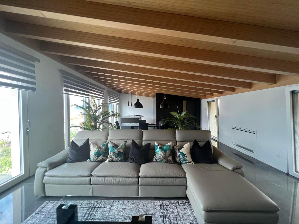 Luxury Lakefront Penthouse Lezzeno Eksteriør bilde